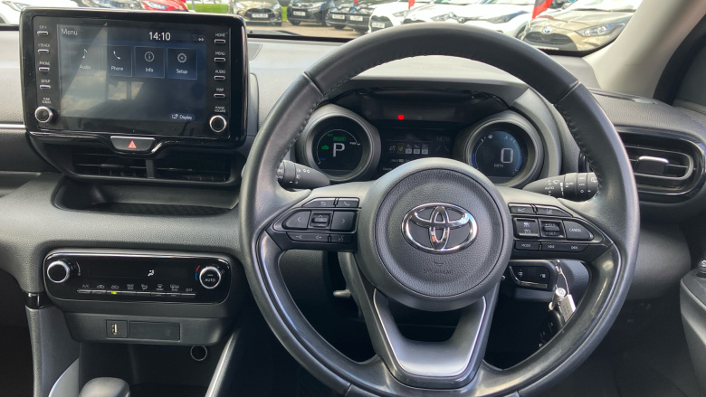 Toyota Yaris 1.5 Hybrid Design 5dr CVT Hybrid Hatchback